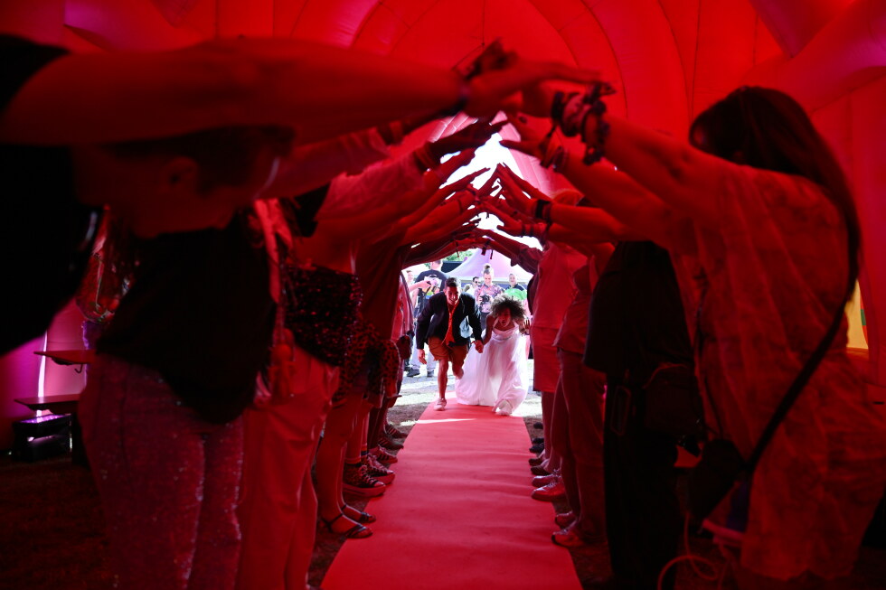 Dozens tie the metaphorical knot at Amsterdam's Pride event