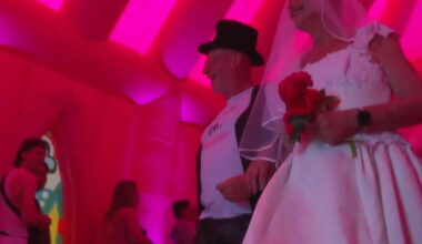 Dozens tie the metaphorical knot at Amsterdam Pride event