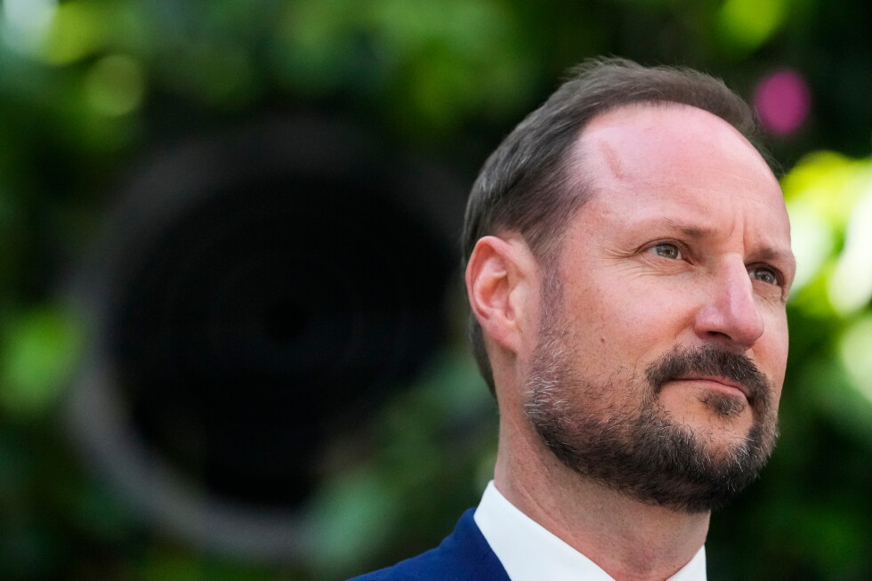 King Haakon VIII ascends to Norway's throne after his father's death