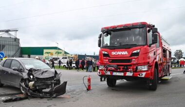 VIDEO JA FOTOD | Imaveres põrkasid kokku auto ja mootorratas. Kaks inimest sai viga
