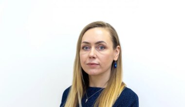 REPLIIK ⟩ Parteisõdurid ja suur punane lipp - Virumaa Teataja