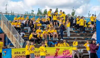 MASSIPSÜHHOOS ⟩ Koolipoisid rebisid heategevusüritusel puruks poolsada jooksusärki - Saarte Hääl