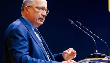 Euroopa Liidu kaitsevolinik saabub Soome arutama idapiiri droonimüüri