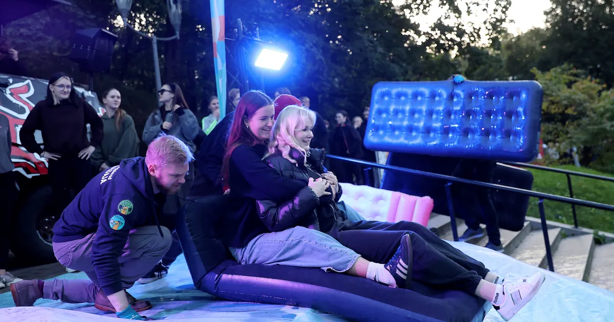 GALERII ⟩ Esimese kursuse tudengid panid rebasteerimisel oma võimed ja julguse proovile - Tartu Postimees