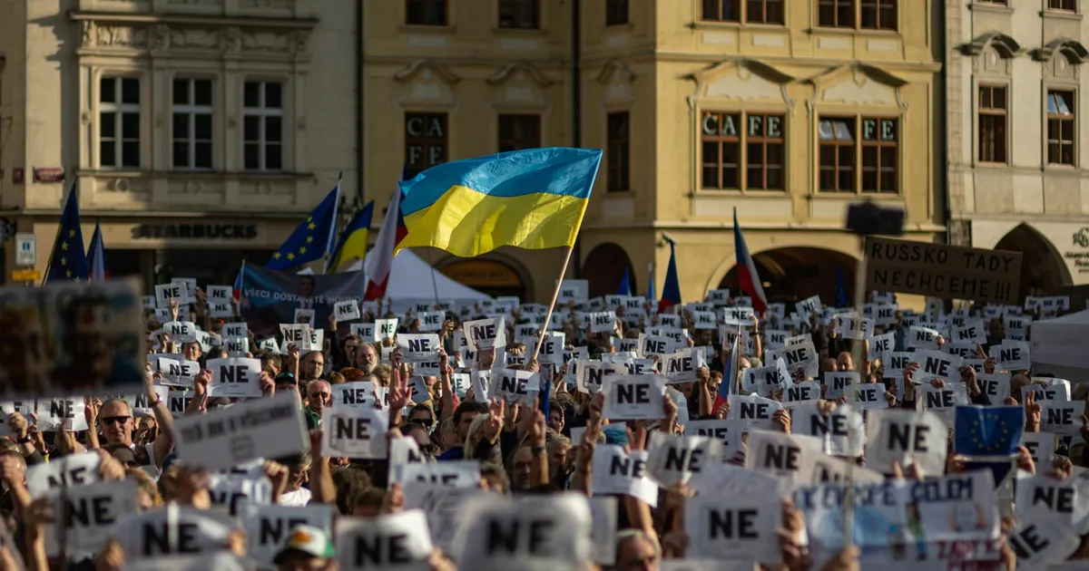 POSTIMEES TŠEHHIS ⟩ Lõhe läänemeelsete ja euroskeptikute vahel tuli valimiste eel Tšehhi ühiskonnas valusalt ilmsiks