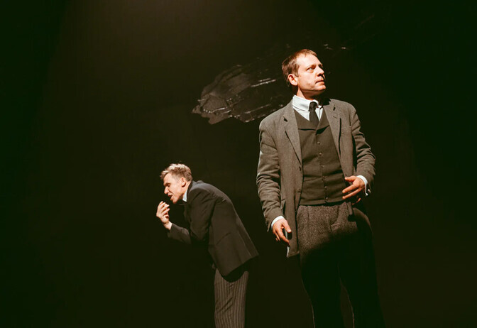 Vanemuise uues lavastuses jutustab Nikolai Triik Konrad Mäe lugu | Teater