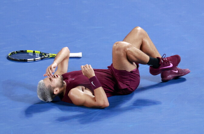 Vigastusega võidelnud Alcaraz sai Tokyos debüüdil võidu | Tennis