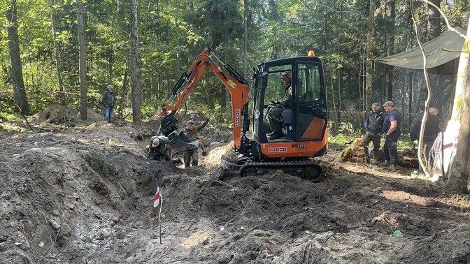 Galerii: Narva-Jõesuus leiti Saksa sõdurite matmispaik | Eesti