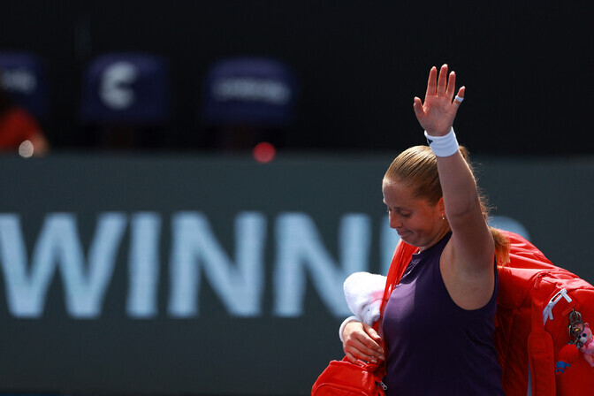 Ostapenko kehv vorm sai Pekingis jätku, Gauff ja Anisimova võidukad | Tennis