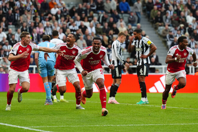Eelmisel hooajal säranud Villa sai esimese võidu, Arsenal pääses napilt | Jalgpall