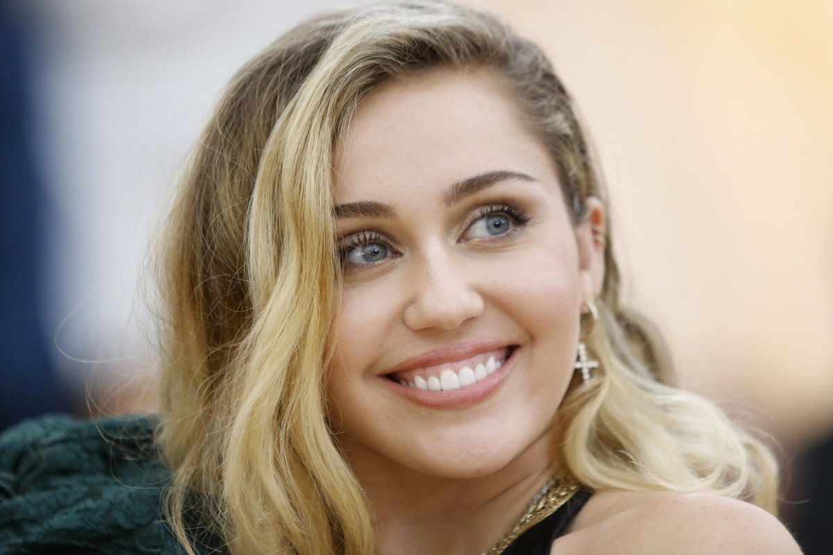 VÕRDLE | Popstaar Miley Cyrus on viimaste aastatega tundmatuseni muutunud