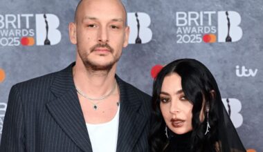 Ühest pulmapeost jäi väheks! Lauljanna Charli XCX abiellus teist korda oma trummarist kallimaga