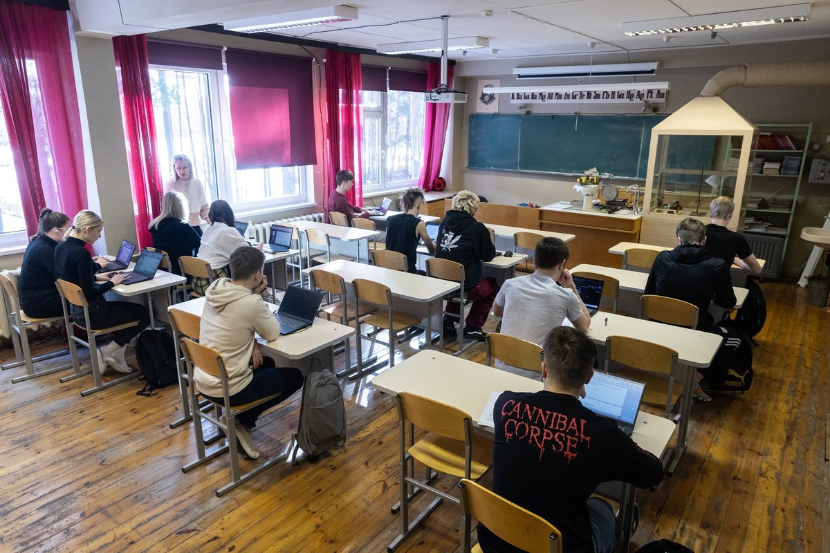 Vastus kriitikale noorte karmima töökeelu osas: lapse kõige olulisem töö on õppimine - Eesti Päevaleht
