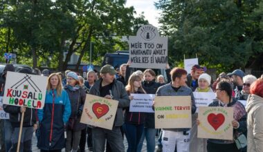 FOTOD | „Võib-olla vajad meid homme sina.“ Erihoolekandeteenuste esindajad kogunesid Toompeale meeleavaldusele