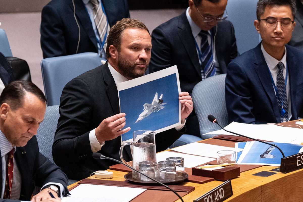 TAGATUBA | „Nad jõudsid Eesti parlamendist 15 miili kaugusele.“ Eesti diplomaatia palavikulised päevad pärast Vene hävitajate sissetungi - Delfi