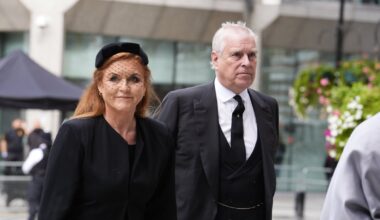 Epsteinile saadetud e-kiri sai saatuslikuks. Briti heategevusorganisatsioonid hülgasid prints Andrew’ eksabikaasa Sarah Fergusoni