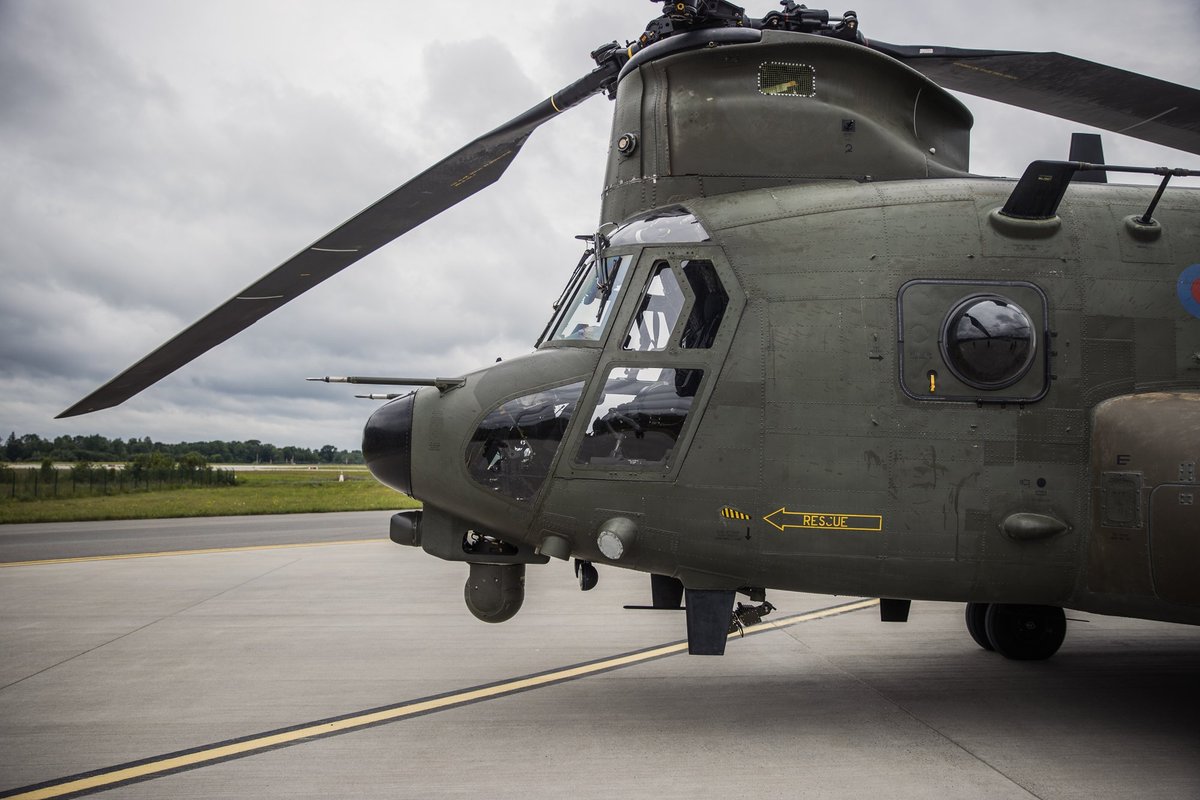 Kaberneeme elanik tunneb muret üle maja lendavate helikopterite pärast. Kaitsevägi: tegu on õppusega Pikne
