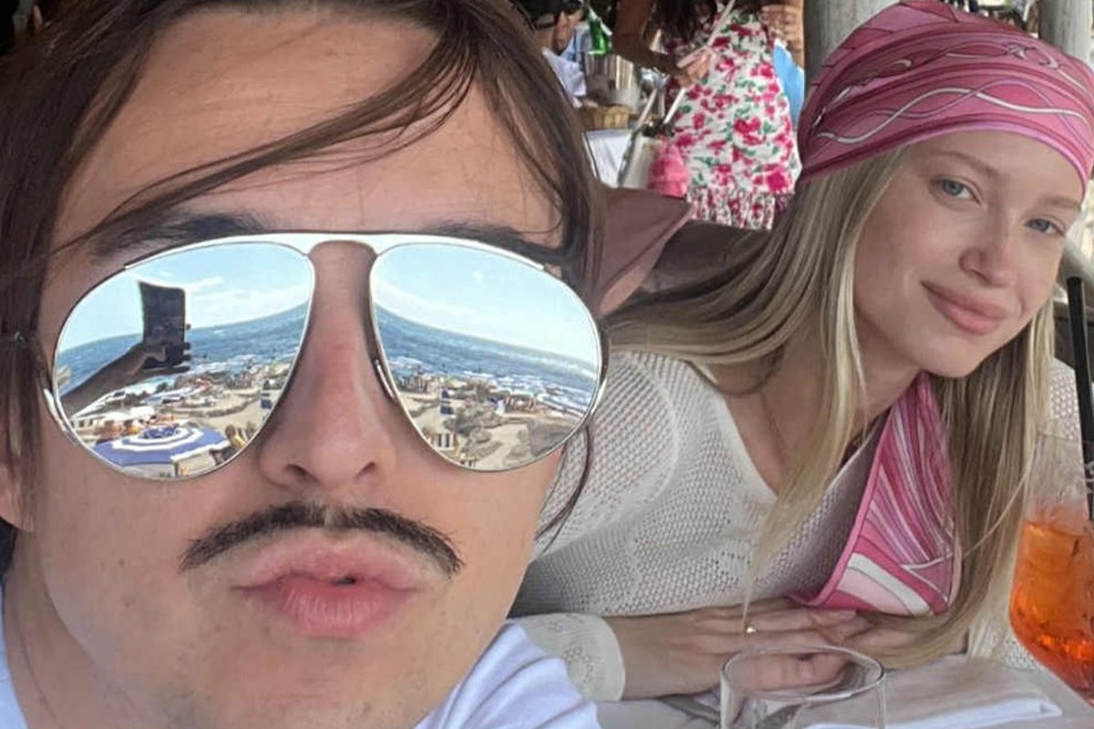 VIDEO | Kuum paar! Tommy Cash kõndis koos tüdruksõbraga Londonis moelaval