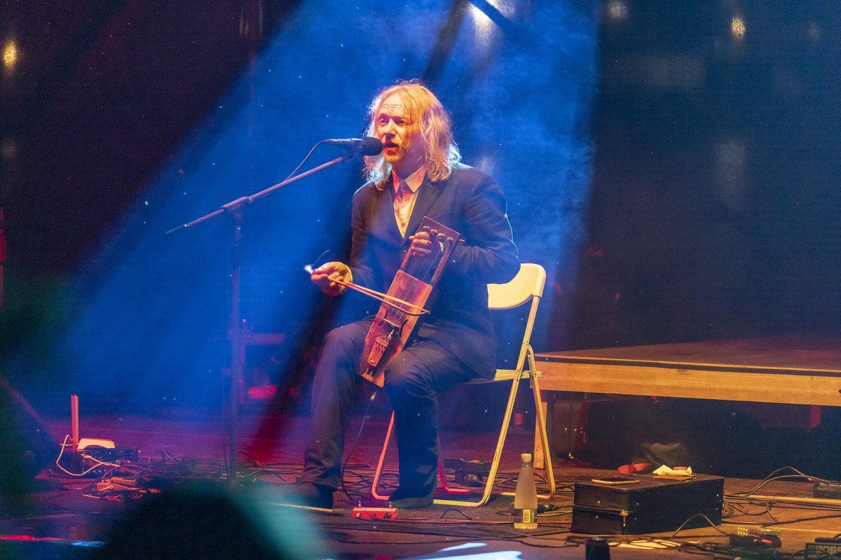 Hoogsast esinemisest tekkis Ramo Tederi muusikainstrumenti pragu: käisin Soomes pilli liimimas