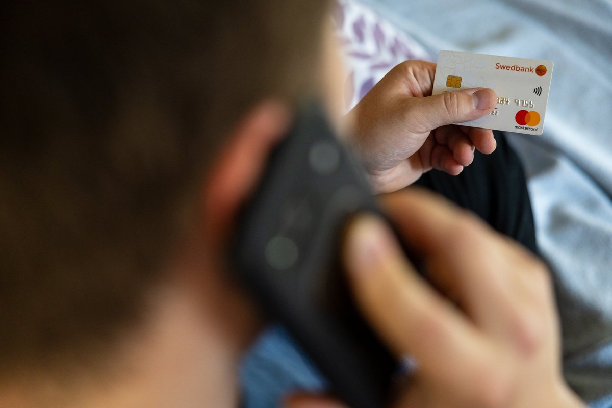 Kelmid petavad nüüd heauskseid inimesi Elektrilevi pähe. Tartus jäi üks noor mees eri luiskejuttude peale ilma 17 700 eurost