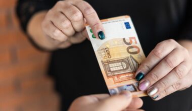 Pensionär jäi hätta arve tasumisega: pank hoiatas, et raha võib jõuda valele saajale