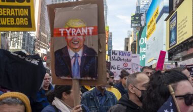 USA-s protestis Trumpi vastu miljoneid inimesi, Trump avaldas video endast rahvale fekaale loopimas