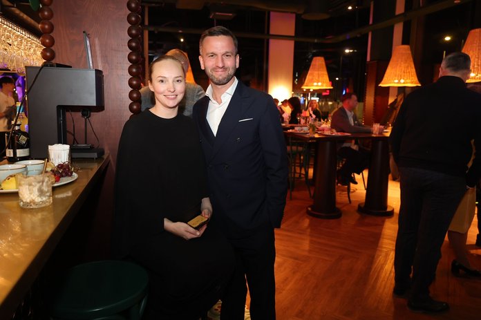 Marie ja Pärtel-Peeter Pere abikaasaga reformierakonna valimispeol.