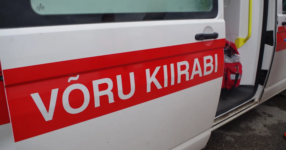 Võrumaal põrkasid kaks autot kokku, juhid viidi haiglasse