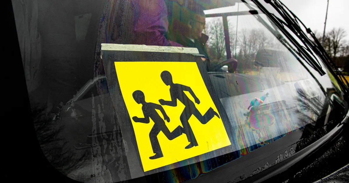 Merivälja kooli õpilased saavad esmaspäevast koolibussiga kooli ja koju