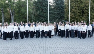 GALERII ⟩ Rahvusvahelise muusikapäeva tähistamine algas Kadriorus presidendi kantselei ees
