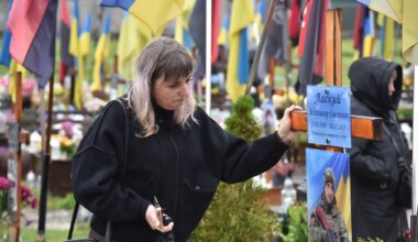 FOTOD ⟩ Ukrainlased mälestasid oma hukkunud kangelasi, Ukraina kaitsjaid