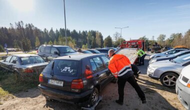 Koidula piiripunktis algas autode teisaldamine - Postimees
