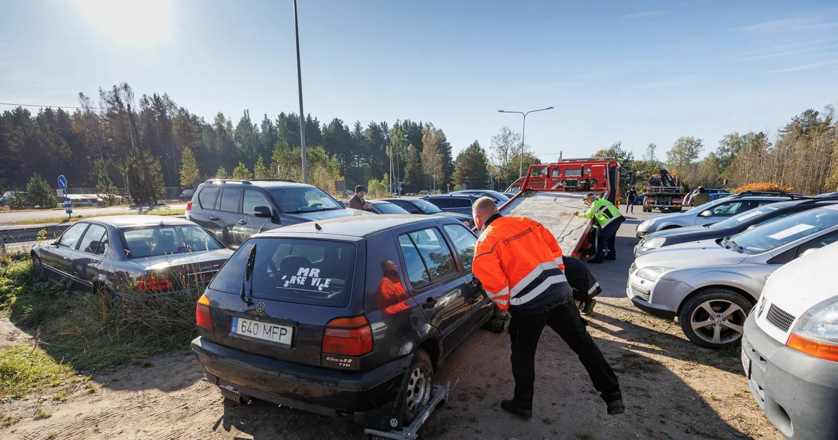 Koidula piiripunktis algas autode teisaldamine - Postimees