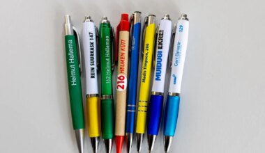 Mida jagasid poliitikud Viljandi turul ja kelle pastakas on parim?