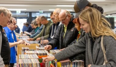 GALERII ⟩ Neljasaja euro eest vinüüle vähem kui tunniga ehk Taaskord peeti plaadilaata