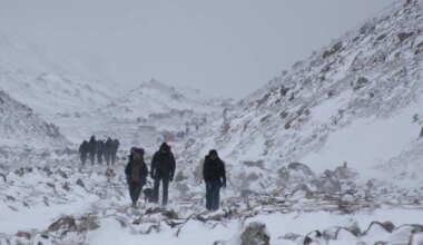 Lumetorm jättis Everesti lähistel lõksu sadu matkajaid
