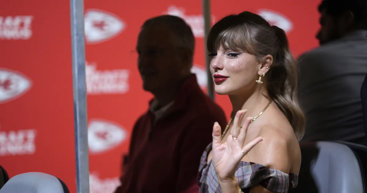megastaar Taylor Swift laseb fännid viimaks kulisside taha
