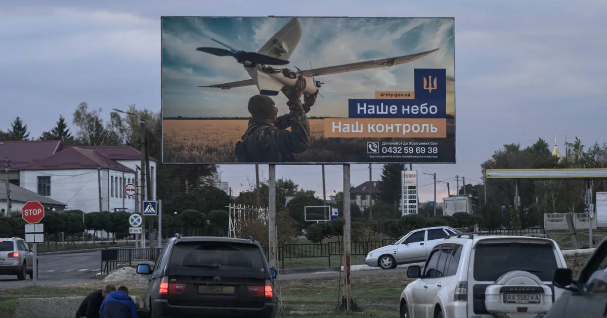 RUTAKAS LAHKUMINE ⟩ Reisikeelu tühistamise järel on Ukrainast valgunud Euroopasse tuhanded noored mehed