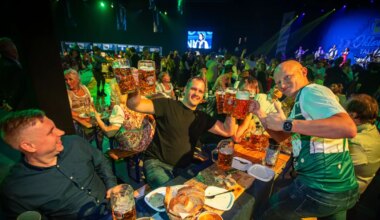 GALERII ⟩ Korralik möll! Unibet Arenal toimunud Oktoberfest meelitas kohale ohtralt pidulisi - Elu24