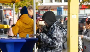 SUUR GALERII ⟩ Kuidas mõjutab tasuta pannkook või jäätis valimistulemust? "Mul on omal pea otsas!"