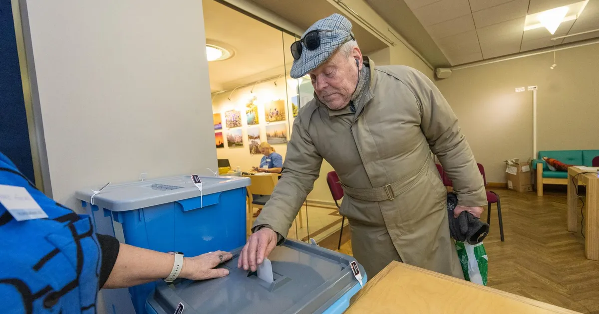 Valimiste esimene päev tõi Sakala keskusesse korraks isegi järjekorra