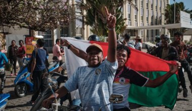 Madagaskari noored protestijad sundisid presidendi väidetavalt riigist lahkuma