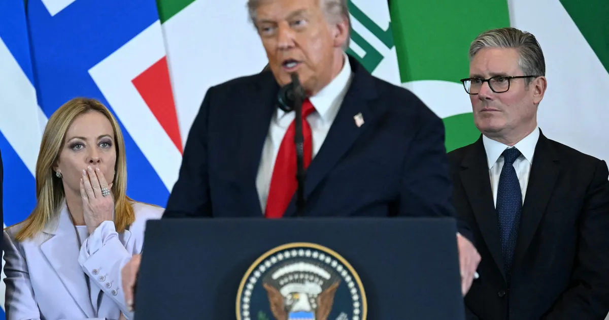VIDEO ⟩ Briti peaminister sattus USA presidendi tõttu kentsakasse olukorda