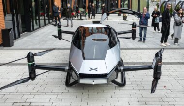 GALERII JA MULLIPILDID ⟩ Tallinnas sai näha lendavat autot, mis õhku tõusta veel ei tohi