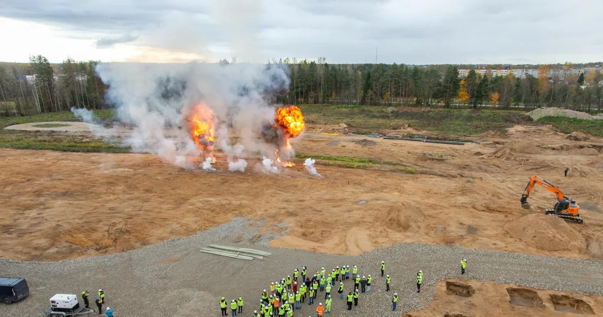 PILTUUDIS ⟩ Jõhvi filmilinnaku sarikapärg toodi alla eriefektide saatel