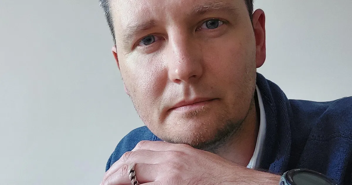 LUGEMISSOOVITUS ⟩ Vägev põnevik, mis oskab naha vahele pugeda