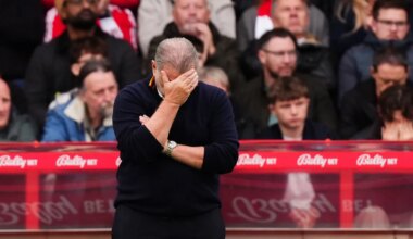 klubi lasi vähem kui kuus nädalat ametis olnud treeneri ametist lahti 17 minutit pärast kaotust