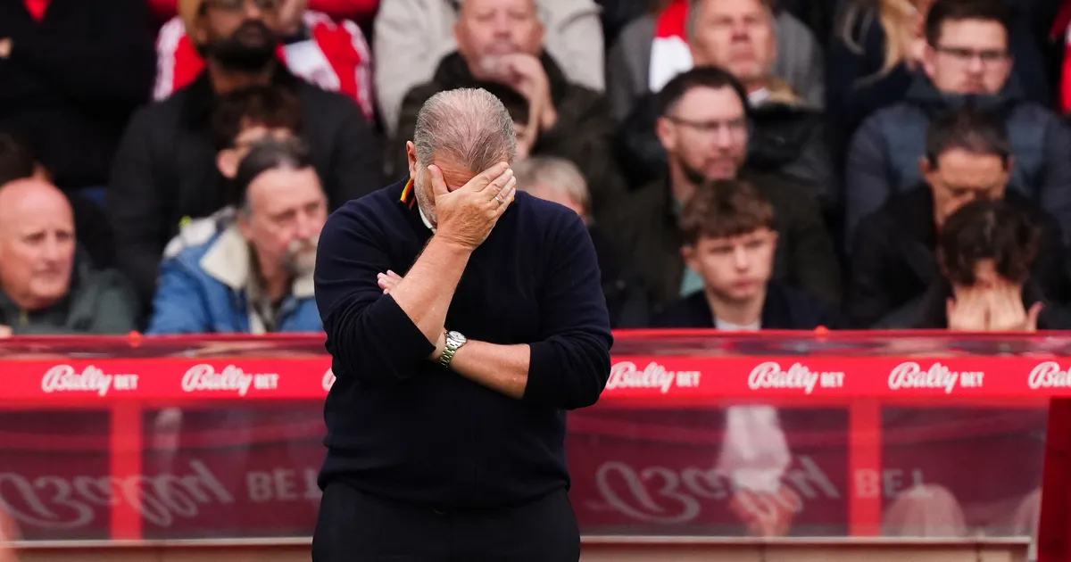 klubi lasi vähem kui kuus nädalat ametis olnud treeneri ametist lahti 17 minutit pärast kaotust