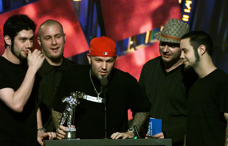Wes Borland, Sam Rivers, Fred Durst, DJ Lethal ja Jon Otto ansamblist Limp Bizkit aastal 2000.