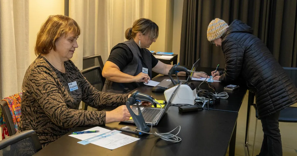 VIDEO JA GALERII ⟩ Suure-Jaani valija: programme lugedes sai palju nalja - Postimees